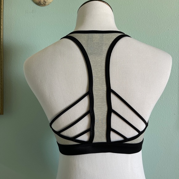 Victoria’s Secret Ultimate Push Up front zip sports bra size Small - Picture 3 of 8